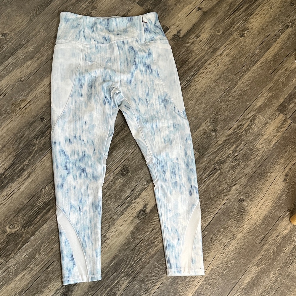 Calia Blue and White Patterned Leggings‎ size medium
